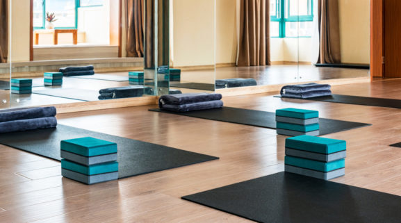 Studio di Yoga con tappetini